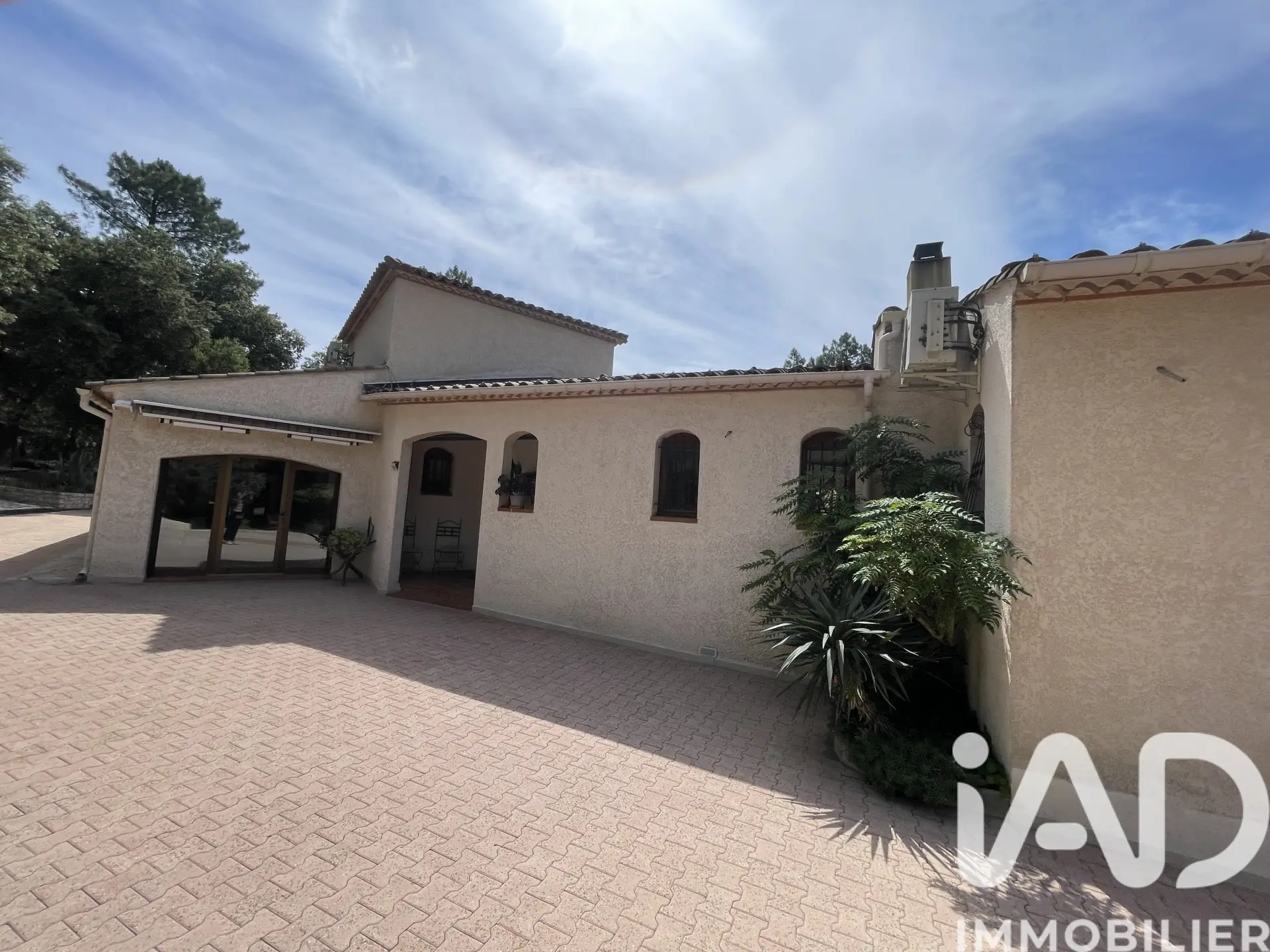 iad-2039355-7 Maison – 170 m²