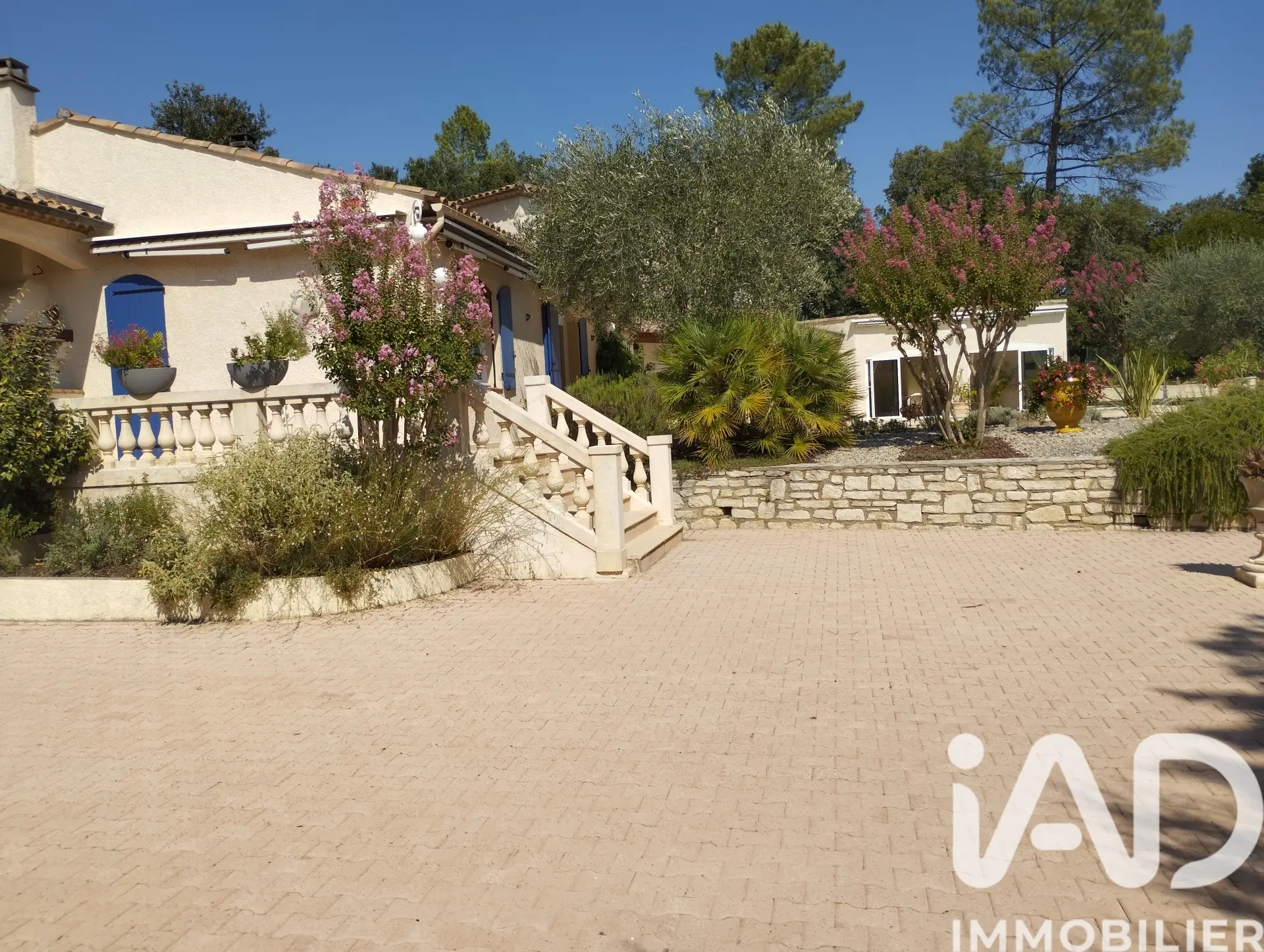 iad-2039355-9 Maison – 170 m²