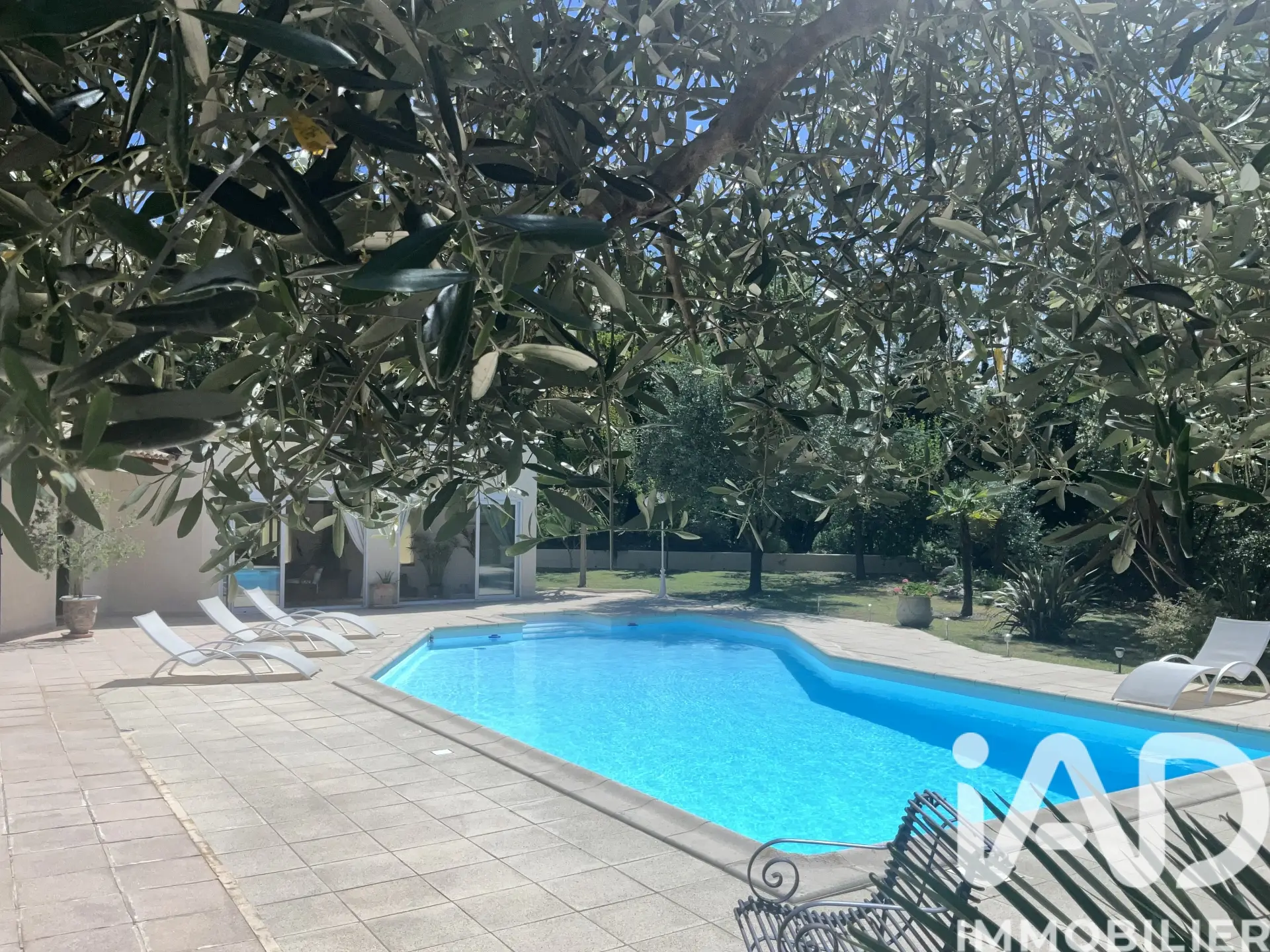 iad-2039355-6 Maison – 170 m²